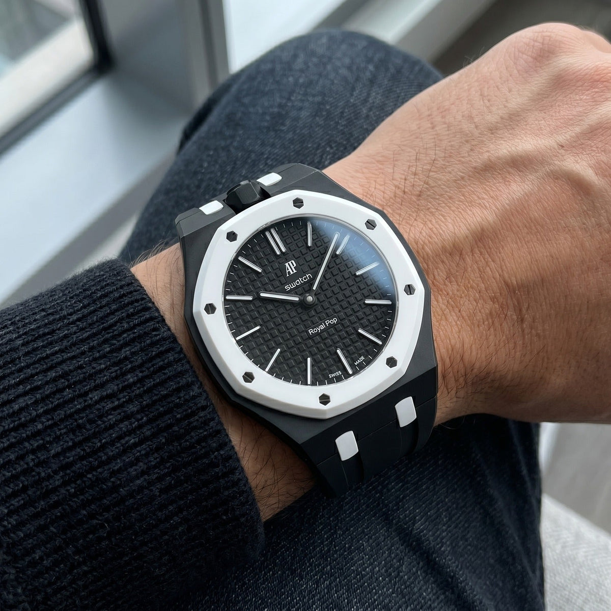 Audemars Piguet x Swatch Royal Pop "OCHO NEGRO" 40 mm + Rubber Case-Strap